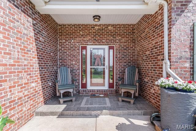 45 Oak Creek Drive, Moscow Mills, MO 63362