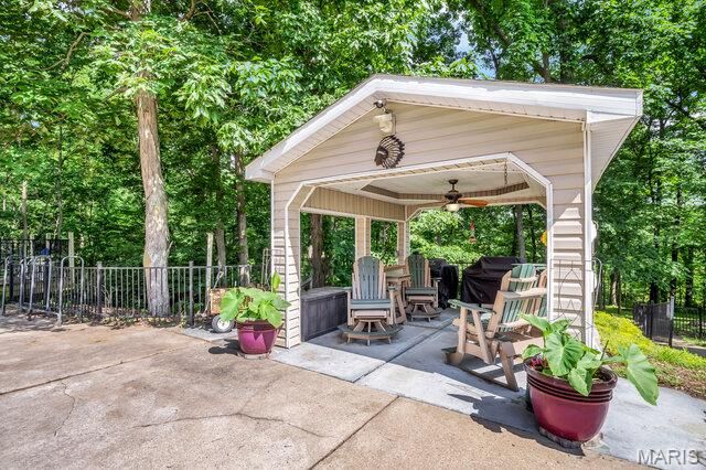 45 Oak Creek Drive, Moscow Mills, MO 63362