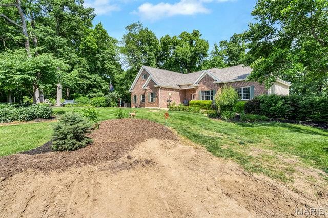45 Oak Creek Drive, Moscow Mills, MO 63362