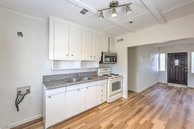 10 California Way, Henderson, NV 89015