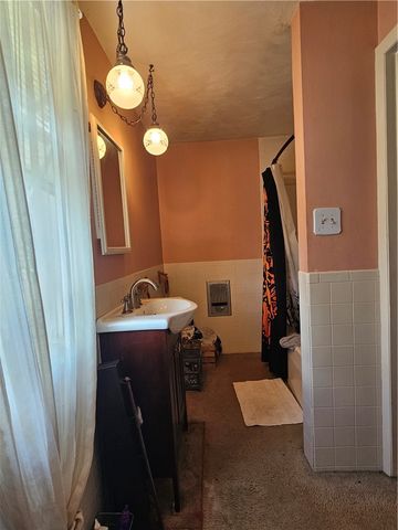 619 Chestnut St, Irwin, PA 15642