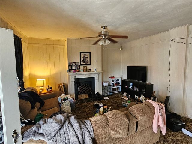 619 Chestnut St, Irwin, PA 15642