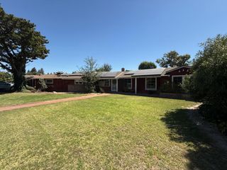 2480 18th Avenue, Kingsburg, CA 93631