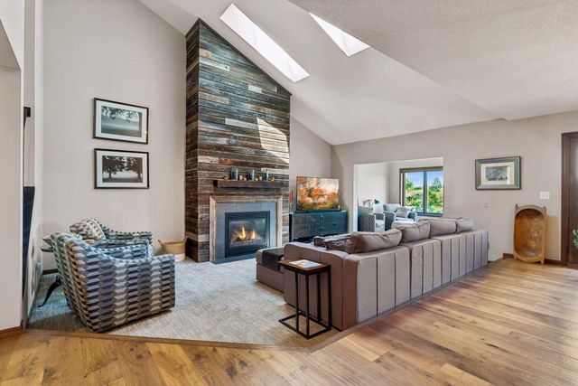 18018 Judicial Way N, Lakeville, MN 55044