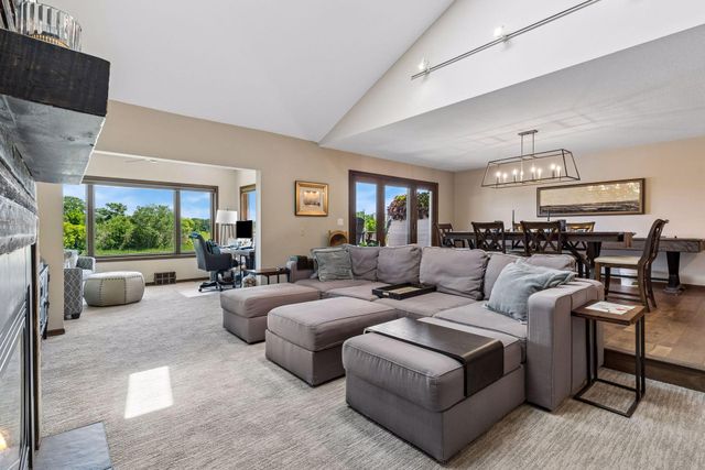 18018 Judicial Way N, Lakeville, MN 55044
