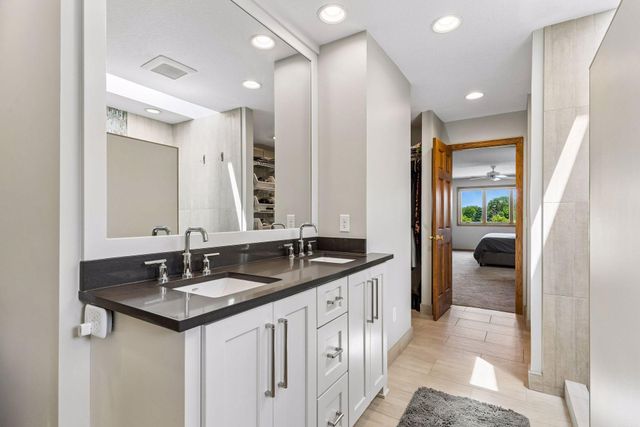 18018 Judicial Way N, Lakeville, MN 55044