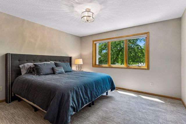 18018 Judicial Way N, Lakeville, MN 55044