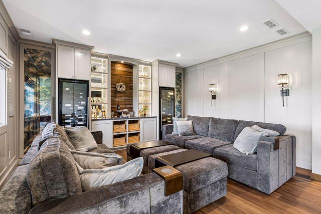 18018 Judicial Way N, Lakeville, MN 55044