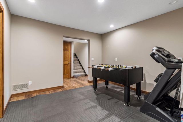 18018 Judicial Way N, Lakeville, MN 55044