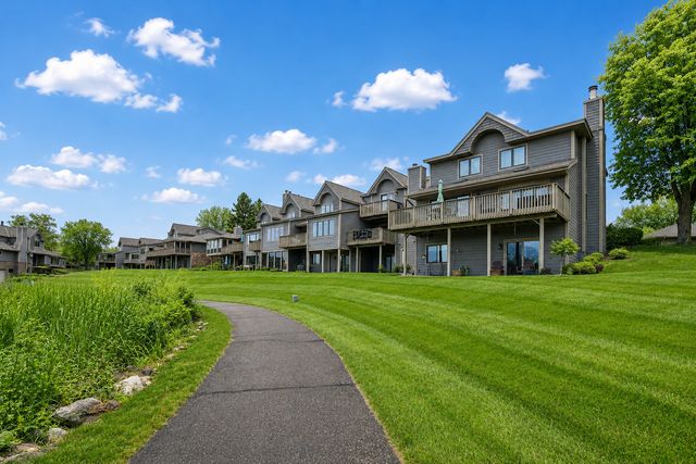 18018 Judicial Way N, Lakeville, MN 55044