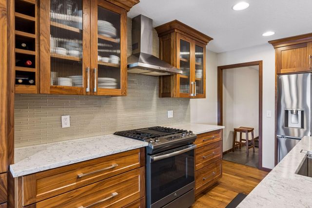 18018 Judicial Way N, Lakeville, MN 55044