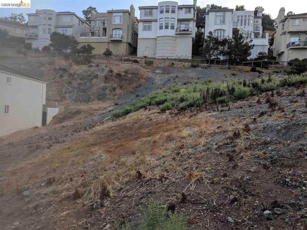 Image 10 of property listing at 0 0 Redwood Rd, Oakland, CA 94619