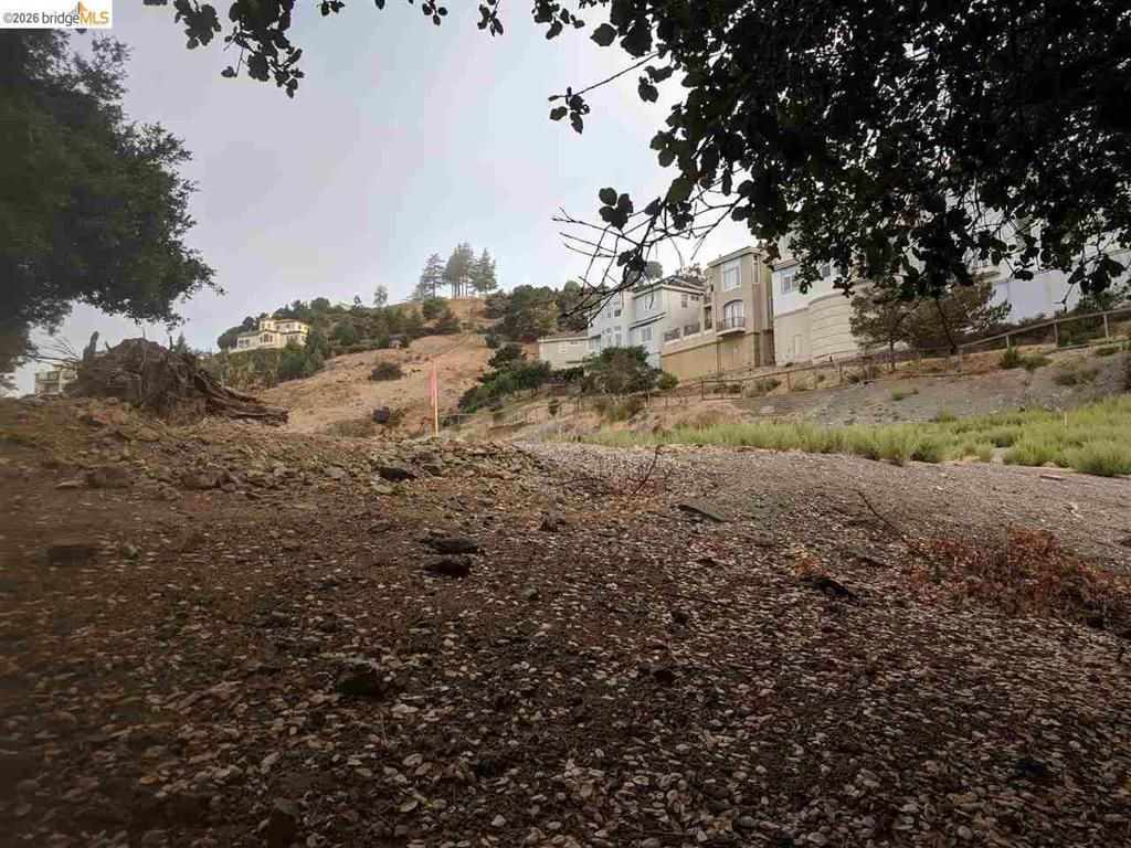 Image 11 of property listing at 0 0 Redwood Rd, Oakland, CA 94619