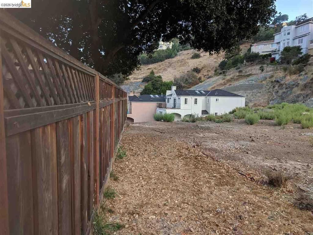 Image 20 of property listing at 0 0 Redwood Rd, Oakland, CA 94619