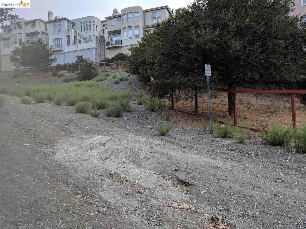 Image 22 of property listing at 0 0 Redwood Rd, Oakland, CA 94619