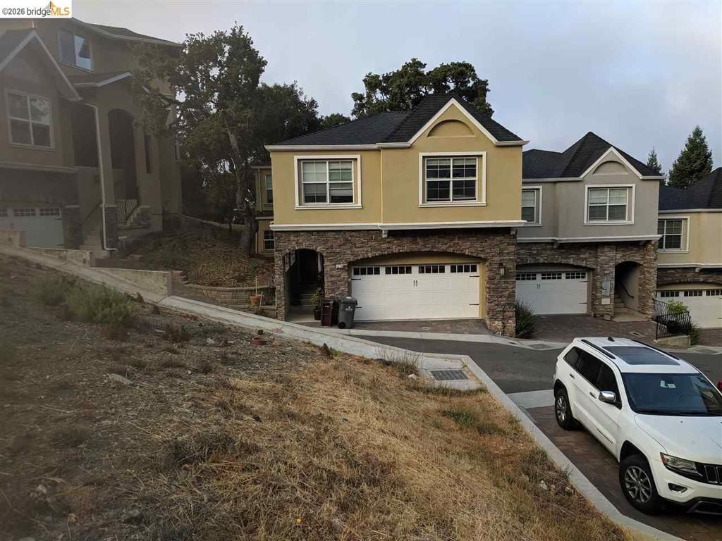 Image 29 of property listing at 0 0 Redwood Rd, Oakland, CA 94619