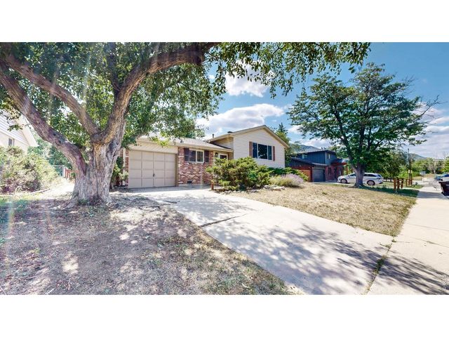 915 Yale Rd, Boulder, CO 80305