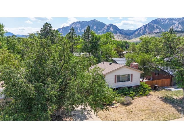 915 Yale Rd, Boulder, CO 80305