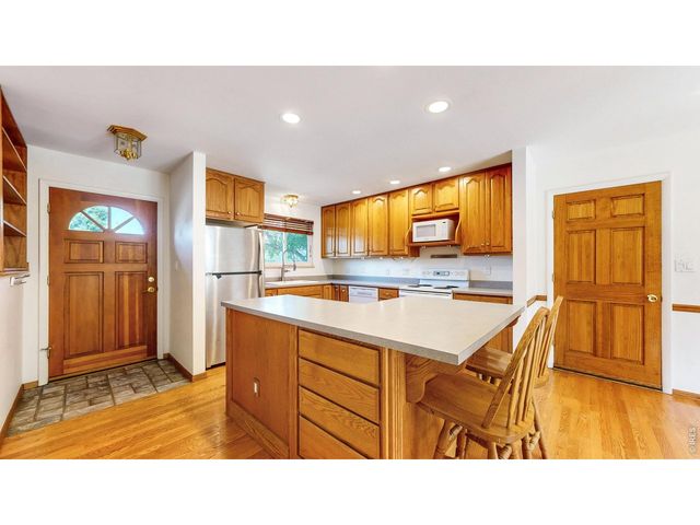 915 Yale Rd, Boulder, CO 80305