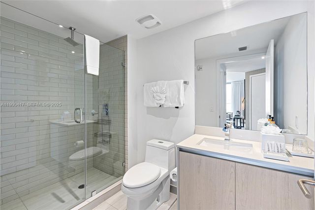 4010 S Ocean Drive R1701, Hollywood, FL 33019