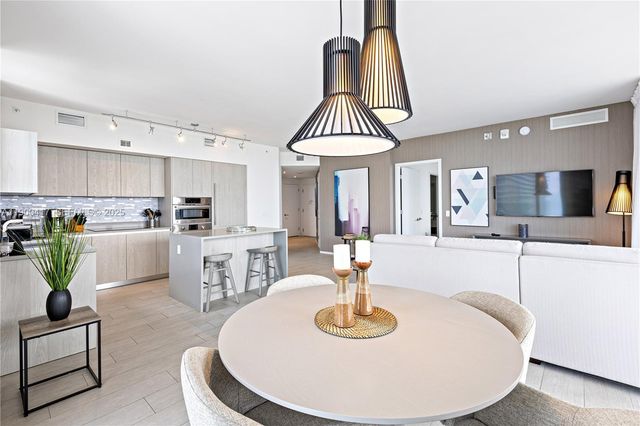 4010 S Ocean Drive R1701, Hollywood, FL 33019