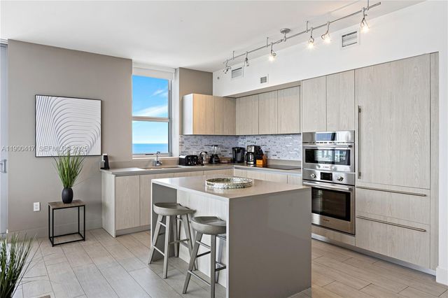 4010 S Ocean Drive R1701, Hollywood, FL 33019