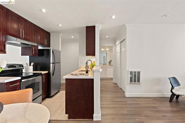 567 Oakland Ave 206, Oakland, CA 94611