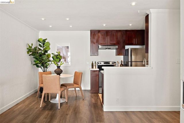 567 Oakland Ave 206, Oakland, CA 94611