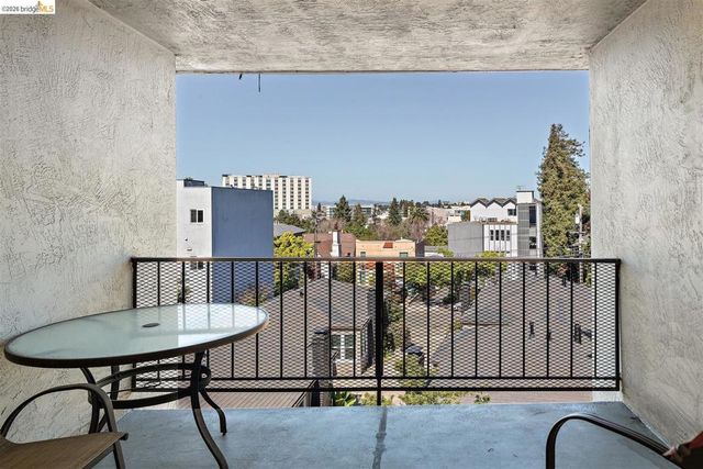 567 Oakland Ave 206, Oakland, CA 94611