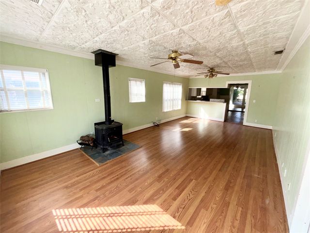 702 W Walnut Street, Coleman, TX 76834