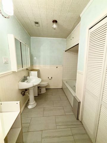 702 W Walnut Street, Coleman, TX 76834