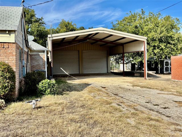 702 W Walnut Street, Coleman, TX 76834