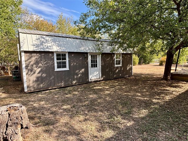 702 W Walnut Street, Coleman, TX 76834