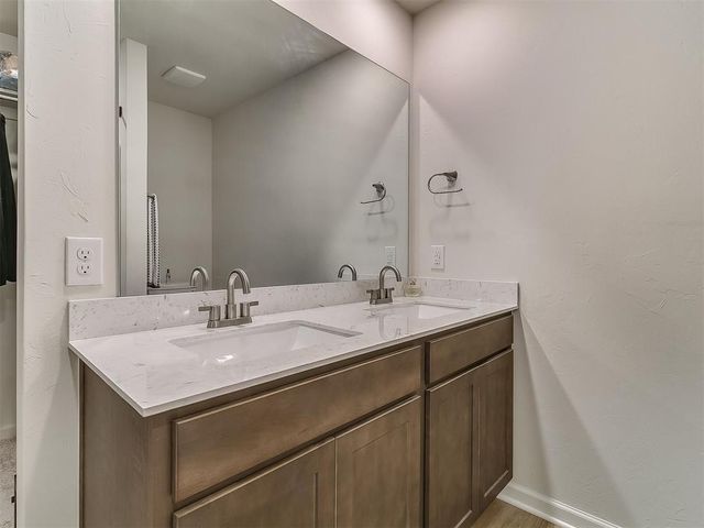 9013 Quapaw Creek Trail, Oklahoma City, OK 73160