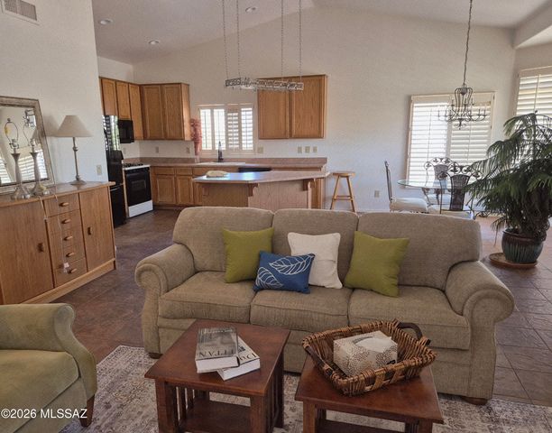 1955 E Cliff Swallow Trail, Green Valley, AZ 85614