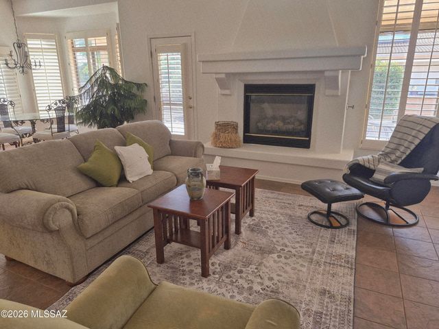 1955 E Cliff Swallow Trail, Green Valley, AZ 85614