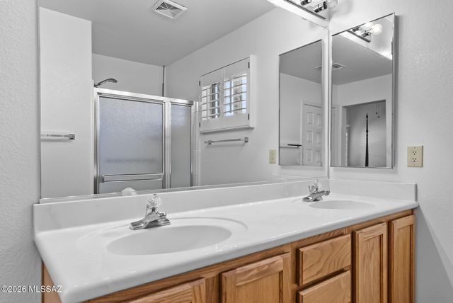 1955 E Cliff Swallow Trail, Green Valley, AZ 85614