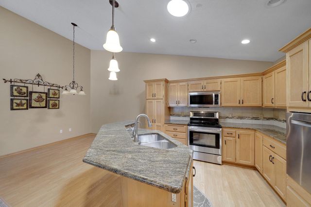 2857 117th Avenue NW, Coon Rapids, MN 55433