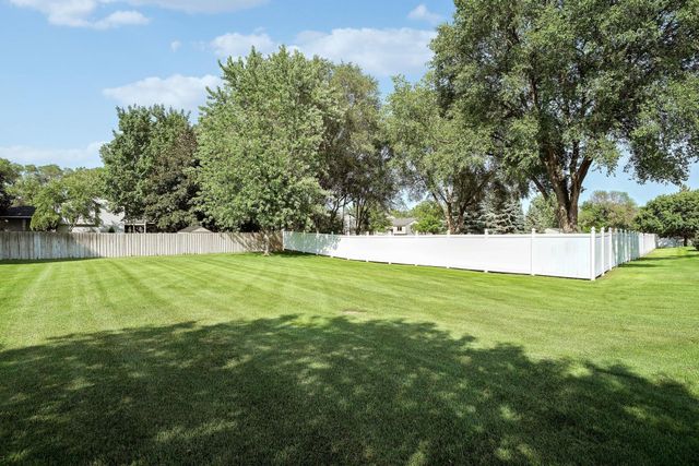 2857 117th Avenue NW, Coon Rapids, MN 55433