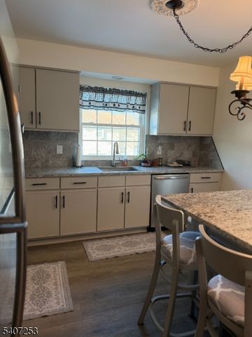 15 Rhea Run 15, Hampton Twp., NJ 07860