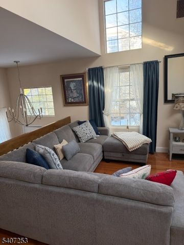 15 Rhea Run 15, Hampton Twp., NJ 07860