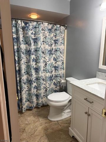 15 Rhea Run 15, Hampton Twp., NJ 07860