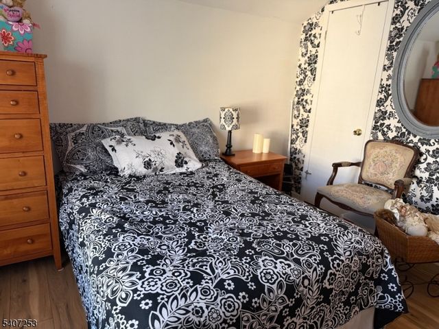 15 Rhea Run 15, Hampton Twp., NJ 07860