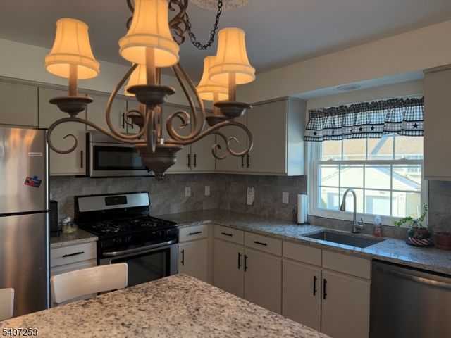 15 Rhea Run 15, Hampton Twp., NJ 07860