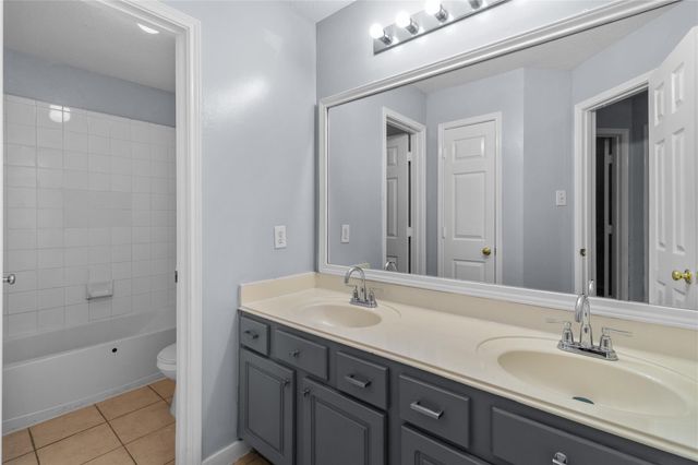 127 Saint Finans Way, Houston, TX 77015