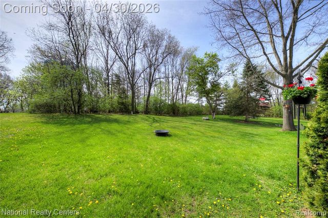 343 Cobblestone Court, Brighton, MI 48116