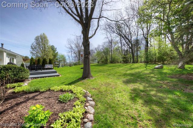 343 Cobblestone Court, Brighton, MI 48116