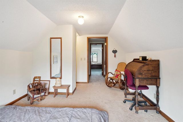 1375 Woodland Beach, Battle Creek, MI 49014