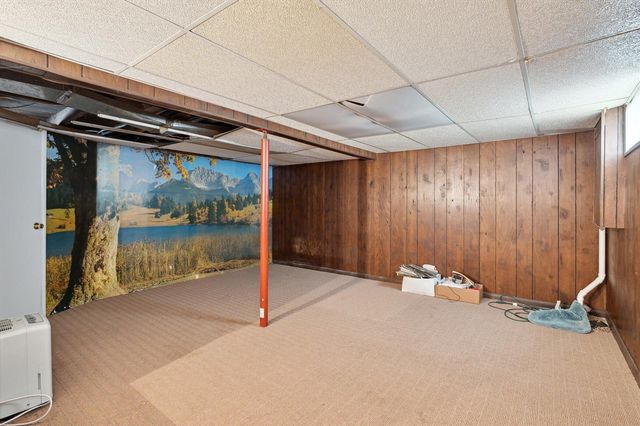 1375 Woodland Beach, Battle Creek, MI 49014