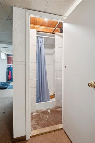 1375 Woodland Beach, Battle Creek, MI 49014